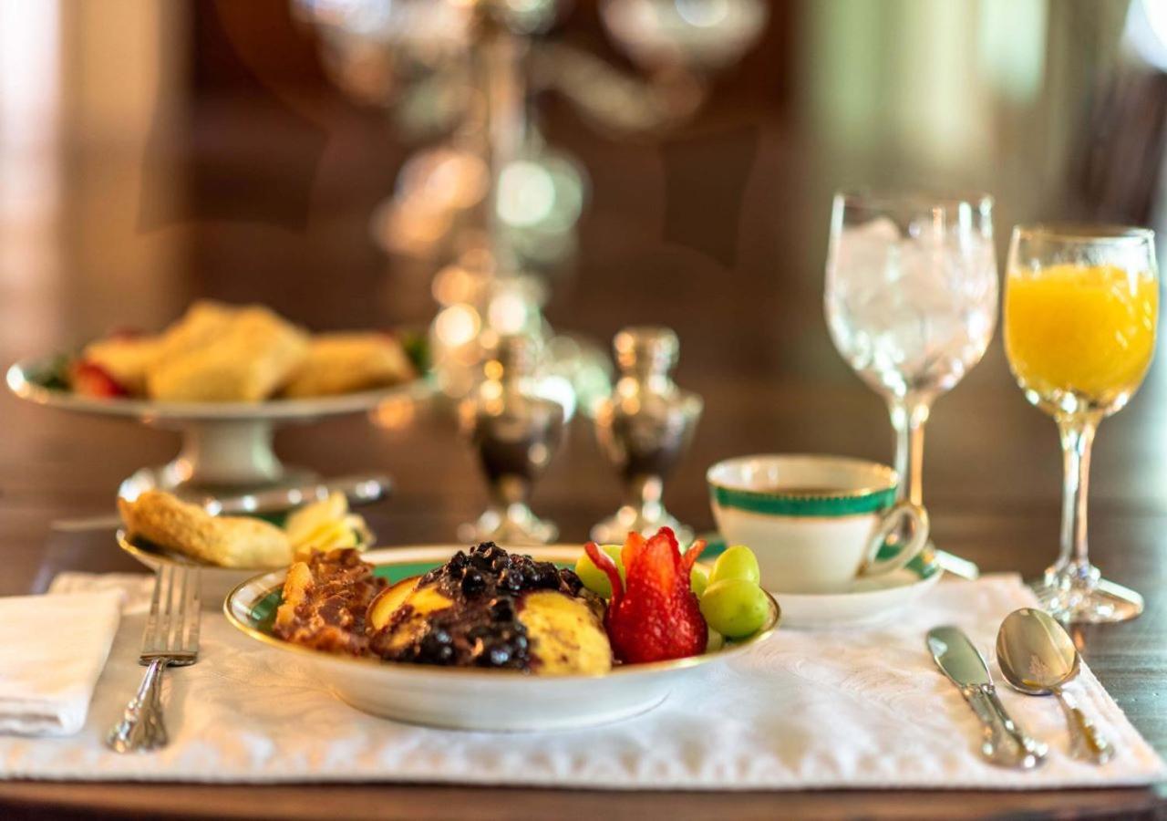 Linden - A Historic Bed And Breakfast Натчез Экстерьер фото